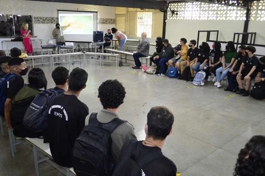 10 03 2022 flagrantealunosvídeoucrâniaTaguatinga